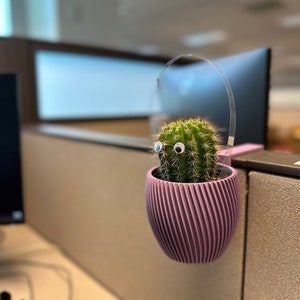 Vaso de parede para o seu escritório: Eleve o estilo do seu espaço de trabalho | Impresso em 3D | Fabricado nos EUA