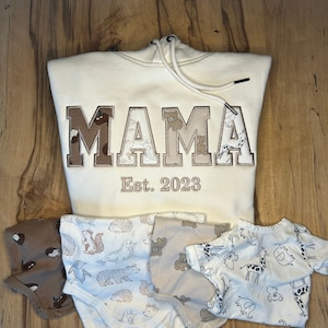 MAMA/PAPA Keepsake-Pullover bestickt mit Babykleidung, personalisierbar, Andenken, Geschenk, Applikation, nachhaltig, ökologisch Bild 1