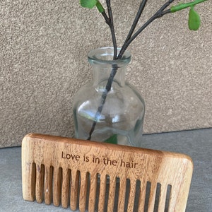 HibiscusOrganicShop: Neem Wood Comb (Small)