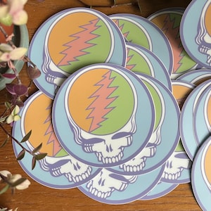 stealie in pastel colors | circle vinyl sticker | grateful dead