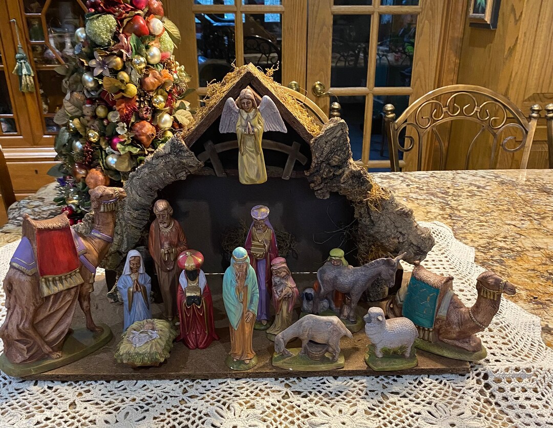 VINTAGE 1973 BYRON MOLDS 13 Pieces Ceramic Nativity Figure Set With
