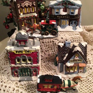 Vintage CALIFORNIA CREATIONS CHRISTMAS Village Ready To Paint Plaster Buildings 1980’s Handpainted/2 Cart With Horses Included