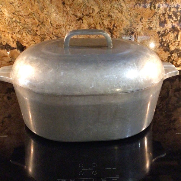 MAGNALITE WAGNER WARE 4265-p/Sidney/ o/ 8 Quart Oval/ Dome Lid Roaster With Trivit 1930’s