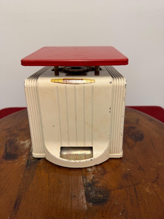 1940's UNIVERSAL KITCHEN SCALE “maid of Honor Scale” by Landers