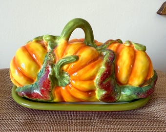 Ceramic PUMPKIN 3D Covered BUTTER DISH 8” Wide 4 3/4” Tall Thankgiving, Fall-Themed>
