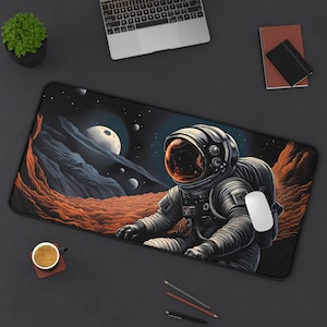 Planetare Perspektive Schreibtischmatte, cooles einzigartiges Mousepad im Kunststil, extra große Kartenspiel-Spielmatte, Geschenkidee für Weltraum-Astronautenliebhaber