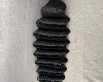 Bulk human hair deep wave extensions for boho goddess braids. Wet and wavy human braiding hair. Knotless braids. Color braiding hair.