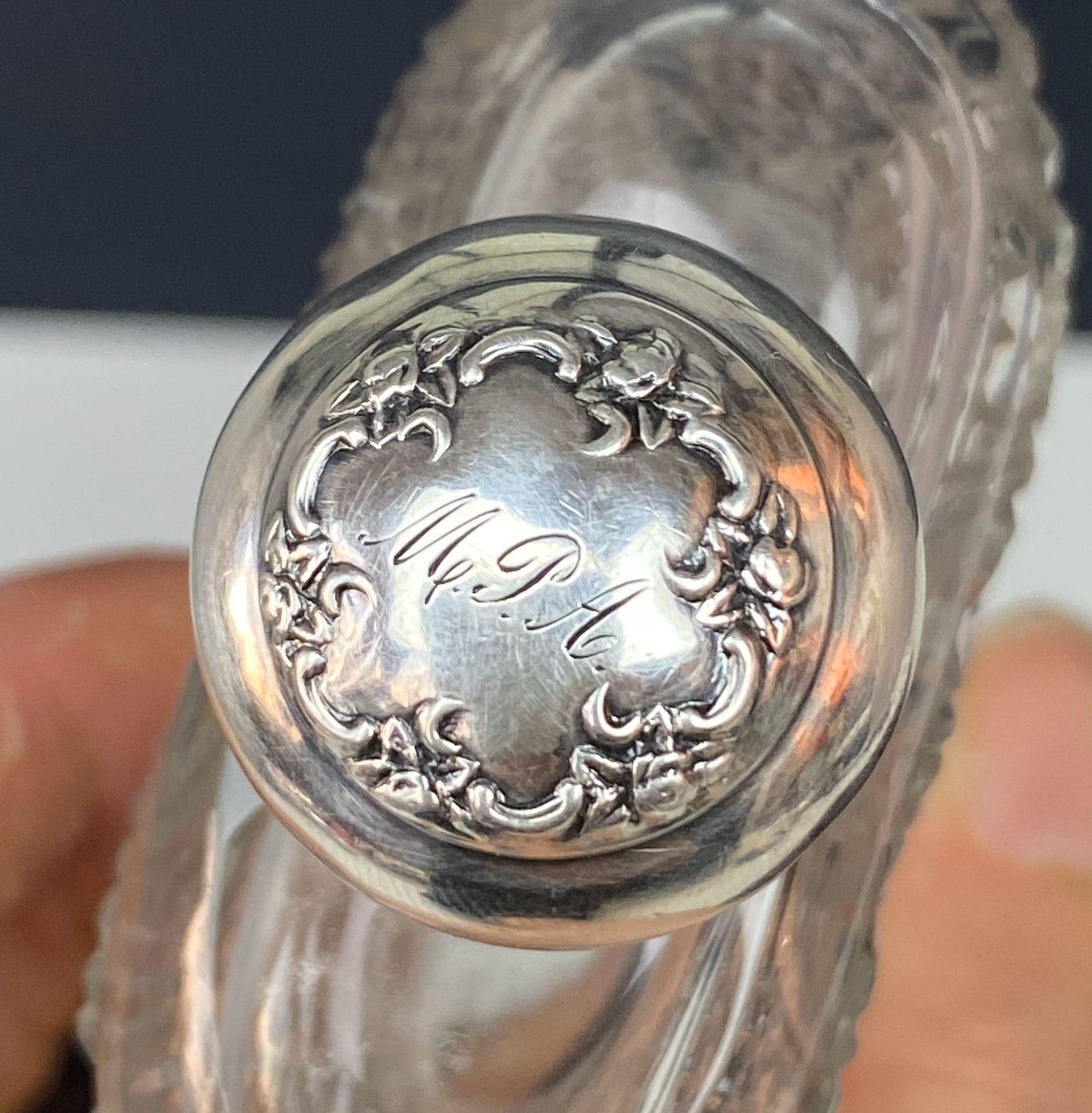 W0363 アンティーク スターリングシルバー トップカット クリスタル