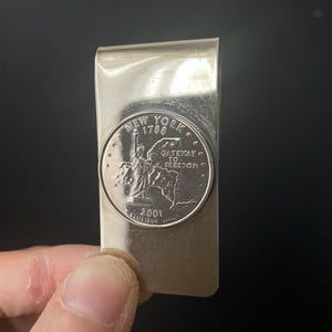 W0570 Vintage New York State Quarter 2001 Money Clip / Silver Tone Money Clip /Money Clip