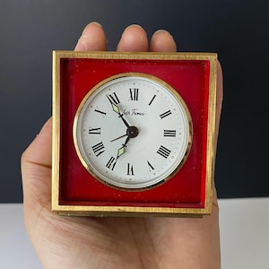 W0369 vintage laiton lourd Seth Thomas liquidation horloge Allemagne / réveil allemand / fonctionnement testé / horloge de bureau en laiton de collection