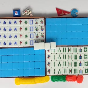Juego de Mahjong Vintage Azul y Blanco W1039: 144 fichas + 4 fichas en blanco + Estuche original + Accesorios de Mahjong