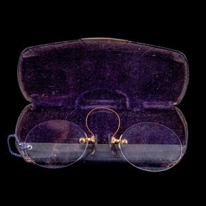 W0848 Antique Armless Reading Glasses / Reading Glasses With Original Case /Gold Tone Reading Glasses