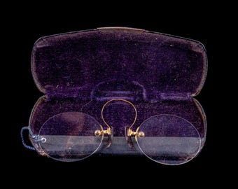 W0848 Antique Armless Reading Glasses / Reading Glasses With Original Case /Gold Tone Reading Glasses