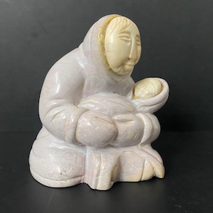 W0664 Vintage Signed Hand Carved Inuit Eskimo Sculpture Figurine /Alaskan Carved Soapstone/ Table Sculpture/ Inuit Eskimo life