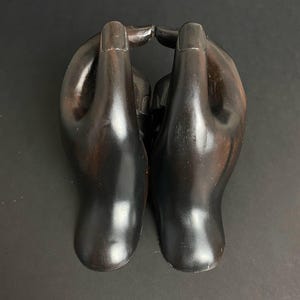 W0455 Escultura de mano de madera vintage/Porta anillos de madera con forma de mano/Escultura de madera para decoración del hogar/Porta tarjetas de presentación de madera