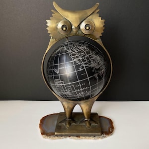 W0872 Vintage 1960s Black World Globe on Metal Owl Figurine Stand / Mid Century Modern Desk Décor / Unique Divine Globe Sculpture