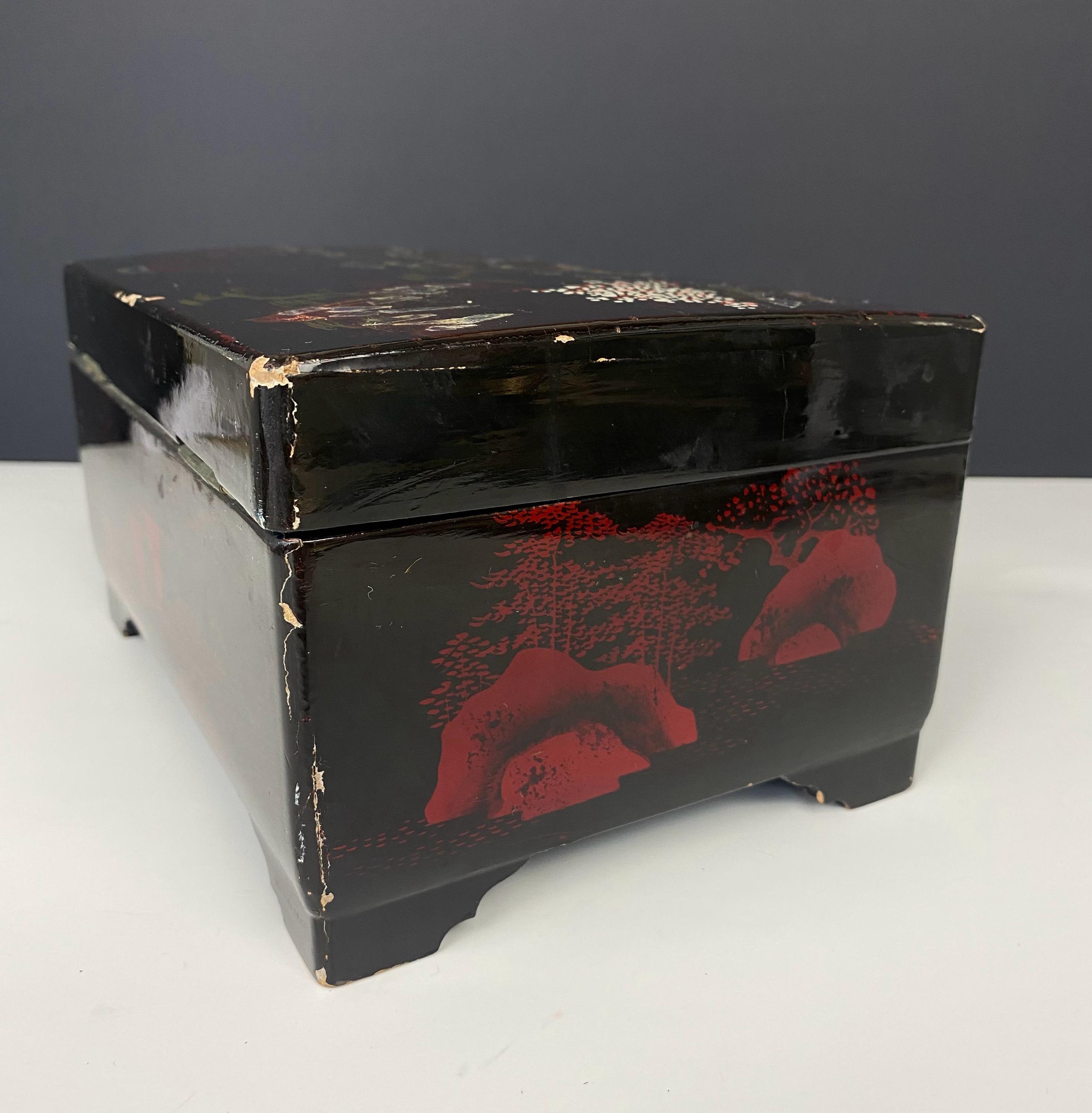 W0984 Vintage Japanese Hand Painted Black Lacquer Musical Jewelry