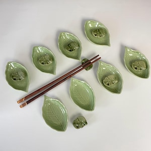 W0658 Vintage Ceramic Leaf Sauce Dishes & Elephant Chopstick Rests / Set of 8 / Japanese Style Tableware