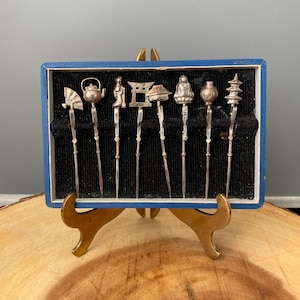 W0511 Vintage Sterling Silver Cocktail Picks / With original Case /Vintage Asian Silver Picks / Set of 8 Picks