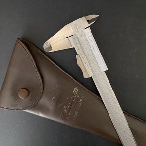 W0144 Vintage Messwerkzeug / Schmuckmesswerkzeug / Schiebemessing / Bügelmessschraube / Messuhr mit Ledertasche /Mittuioyo made in japan