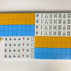 W0971 Vintage Large Heavy Mahjong Set / Two-Color Rear Design / Full Set of 136 Tiles with Dice
