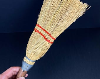 W0640 Balai pour plantes naturelles fait main de taille moyenne vintage/outil de nettoyage à l'ancienne Balai à maïs/balai