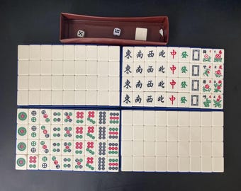 W0572 Vintage Cream white Mahjong /Mahjong game with Patterns on the Back/Full set Mahjong/ Mahjong game