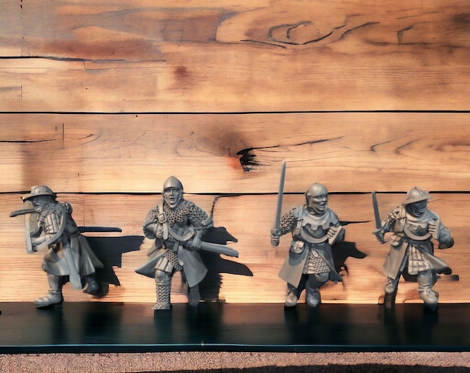 Early C14th Men at Arms with  Swords 28mm 1/56