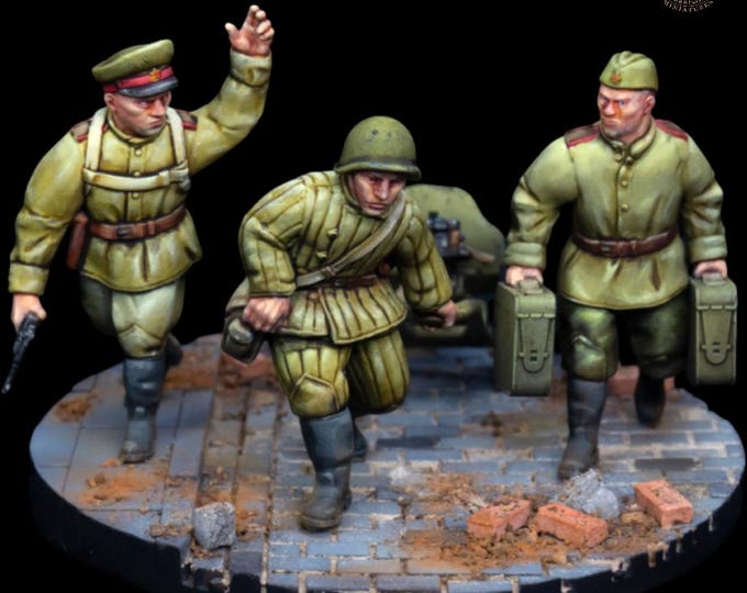 UNPAINTED WW2 Soviet Maxim Deploying 28mm 1/56 Wargames Collectors Figures by RKX for Garrison Miniatures