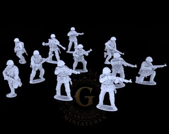 Early WW2 Polish Infantry X11:  28mm Wargame and Display Miniatures
