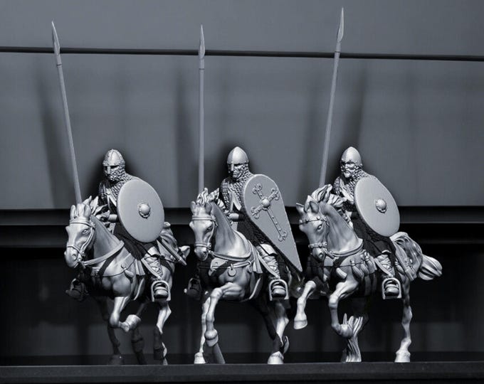 11th C. Spanish Knights with Lances Up 28mm 1/56