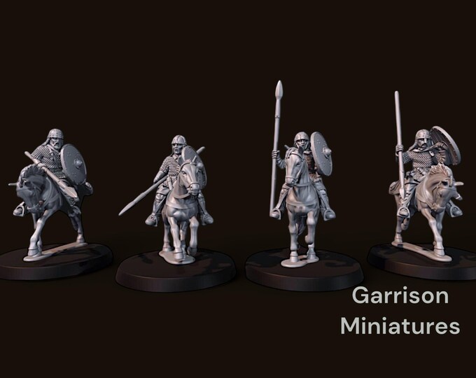 Mounted Carolingian Hearthguard Set 1  28mm 1/56