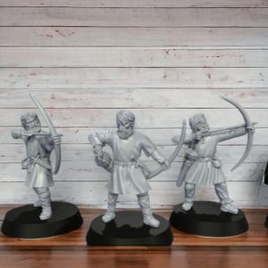 Medieval Woodsmen Peasant Archers 28mm 1/56 Unpainted Wargames and Collectors Figures by Medbury Miniatures for Garrison Miniatures