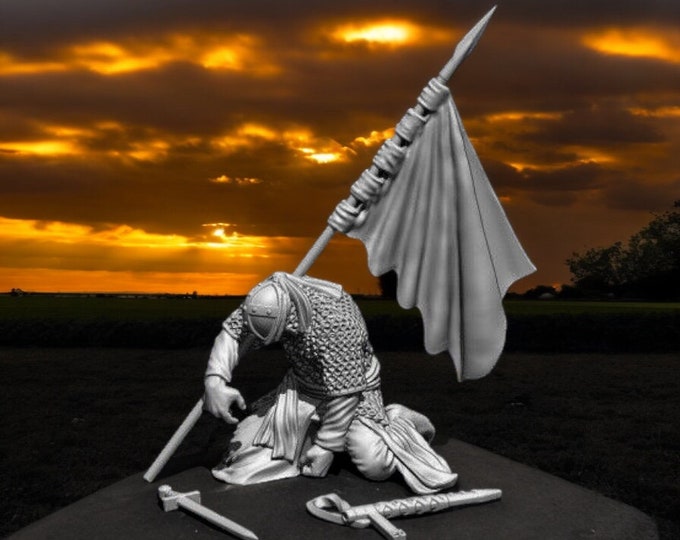 11th Century Wounded Spanish Standard Bearer 28mm 1/56