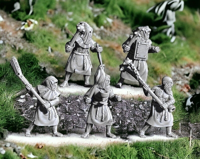 C15th/16th Empire (Germanic) Flagellants  28mm 1/56