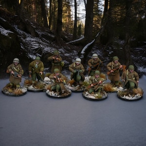 UNPAINTED WW2 US Infantry Winter Greatcoats ideal Bolt Action 28mm 1/56 Wargames and Collectors Figures by RKX for Garrison Miniatures