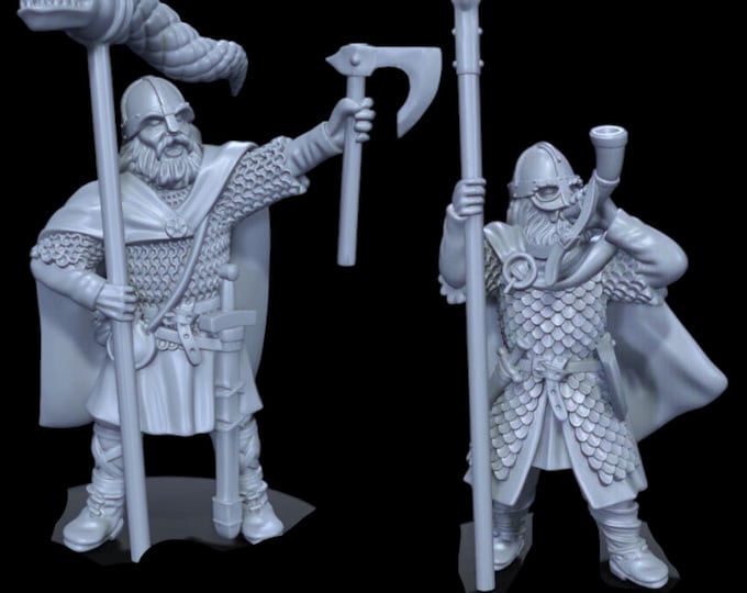 Saxon Banner Bearer and Hornblower. 28mm 1/56