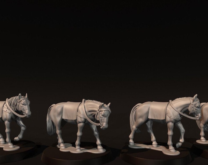 Walking Medieval etc  Horses 28mm 1/56