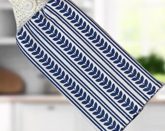 Gehaakte hangende keukenhanddoek met knoopsluiting. Gehaakte topper, keukenlinnen, theedoek.  Ovendeurhanddoek.
