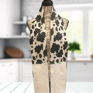 Bakers Boa Neck Towel with Farm Cow Charm! Wear and Wipe Hands Free Towel.