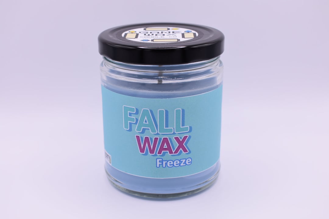 Freeze Candle Mint Mountain Blue Spruce Spearmint and Pine 9 Oz. Hand