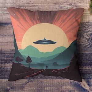 Alien UFO Pillow & Pillowcase | UFO Pillow | DOUBLE Sided Print | Aliens, Sci-Fi Home Decor | Alien Pillow | Retro Futuristic | Space Gift