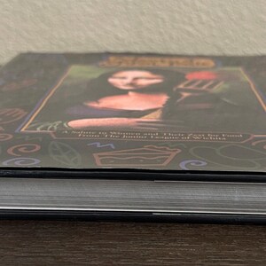 K&ouml;nnte beinhalten: Ein Set aus drei Keramikbechern mit gesprenkelter, matter Oberfl&auml;che. Die Becher sind in Creme-, Hellgrau- und Dunkelgraut&ouml;nen gehalten. Jeder Becher hat ein schlichtes, minimalistisches Design.