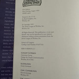 K&ouml;nnte beinhalten: Ein Set aus drei Keramikbechern mit gesprenkelter, matter Oberfl&auml;che. Die Becher sind in Creme-, Hellgrau- und Dunkelgraut&ouml;nen gehalten. Jeder Becher hat ein schlichtes, minimalistisches Design und einen abgerundeten Henkel.