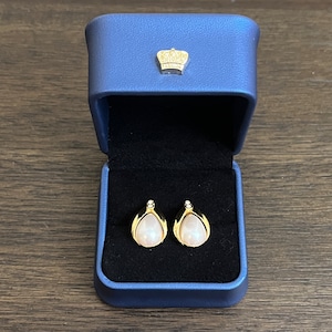 Vintage Victorian Pearl Rhinestone Stud Earrings by Avon