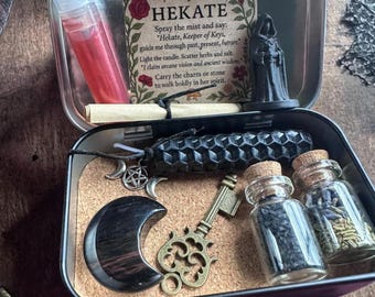 Beginner Hekate Altar Tin – Pocket Ritual Kit for Protection, Guidance & Intuition