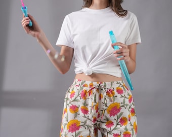 Casual Shorts 100 Cotton Women Soft Comfortable Lounge Shorts Printed Casual Style Home Outfit Boxer Shorts with Pockets - Floral Whispers