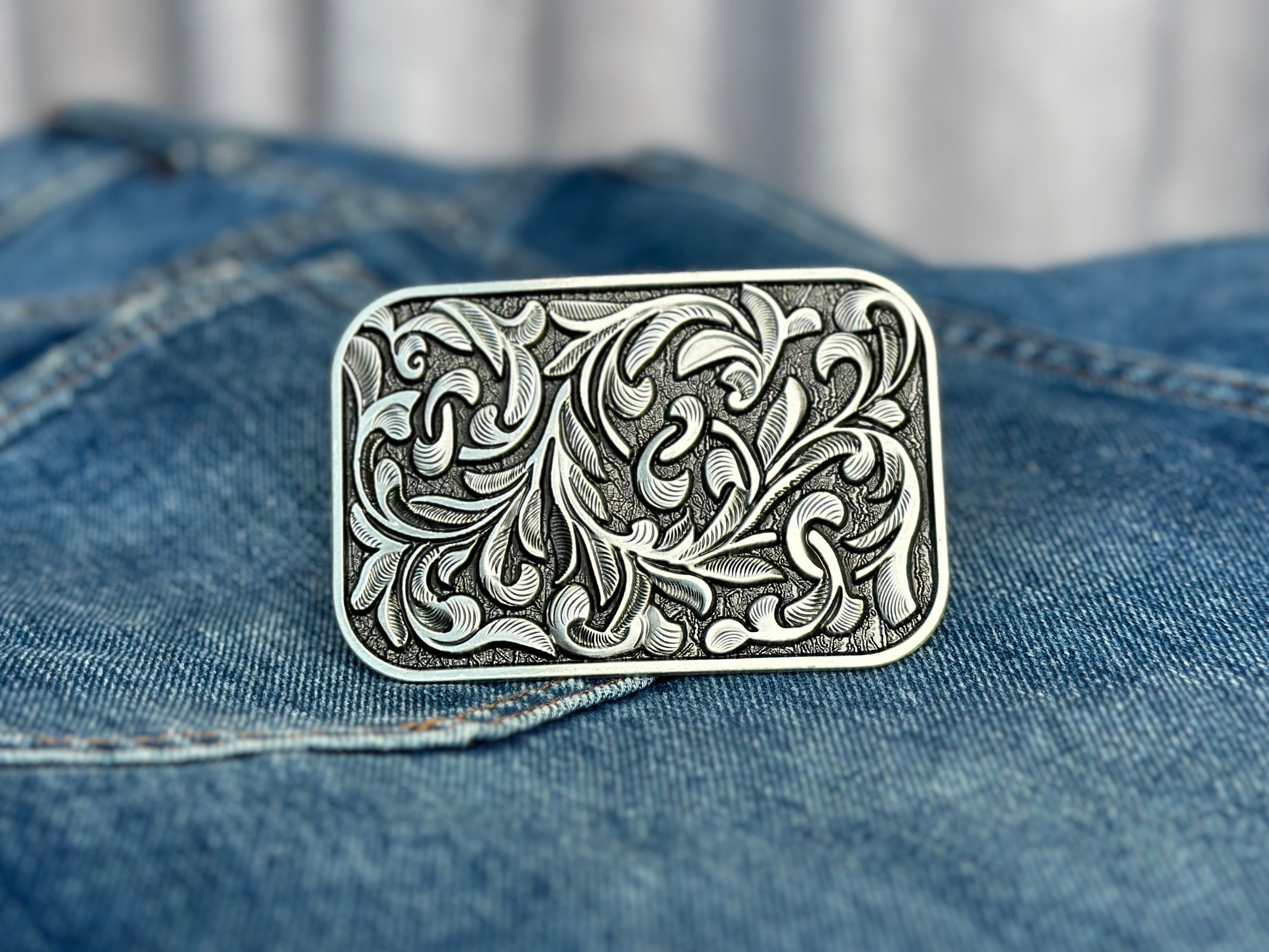 Modern Men's Belt Buckle - Solid Metal, Multicolor Options (Unbranded)