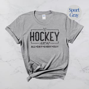 Hockey Mom Shirt Glitter Vinyl Graphic Tee Cotton Material Comfortable Wear Rink Side Ice Hockey Support Team Spirit Apparel Game Day Essential Practice Session Outfit Proud Hockey Parent Gift Soft Preshrunk Fabric Quality Construction