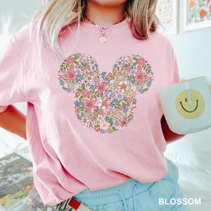 Camiseta Disney con estampado floral de Mickey Mouse, colores cómodos, Mickey Mouse, Mickey Mouse, familia Disney 181187